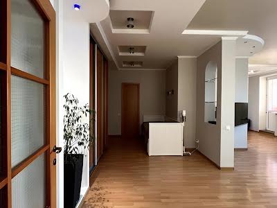квартира за адресою Анни Ахматової вул., 47