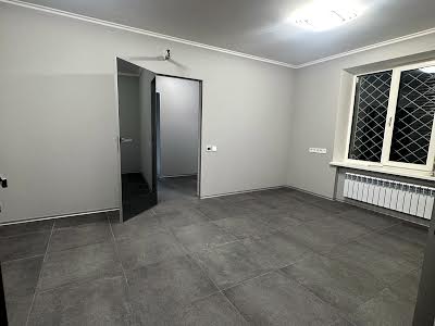 комерційна за адресою Джона Маккейна вул. (Івана Кудрі), 37-А