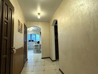 квартира за адресою Милославська вул., 16