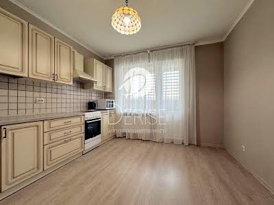 квартира за адресою Урлівська вул., 24