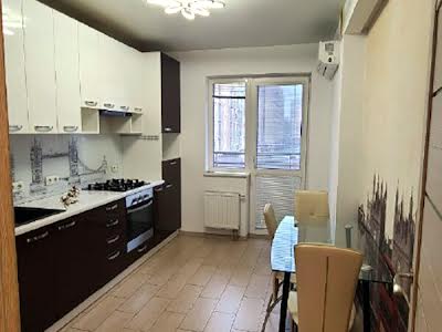 квартира по адресу Киев, Метрологическая ул., 11б