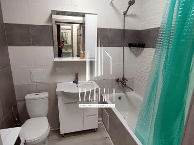 квартира за адресою Олени Теліги, 15