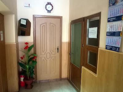 комерційна за адресою В'ячеслава Чорновола вул., 25