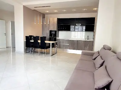 квартира за адресою Літературна вул., 1а