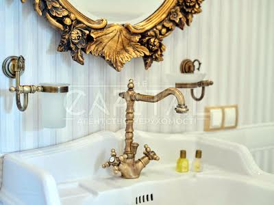 будинок за адресою с. Підгірці, Київська вул.