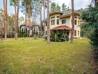будинок за адресою с. Плюти, центральна, 8