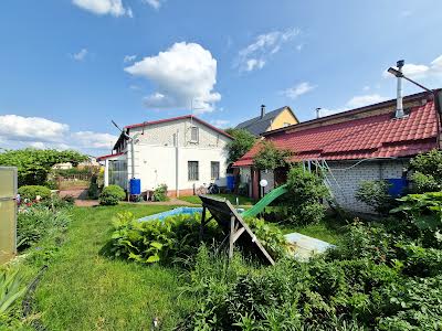 будинок за адресою Лісова