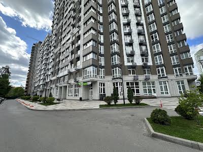 коммерческая по адресу Львівська, 15