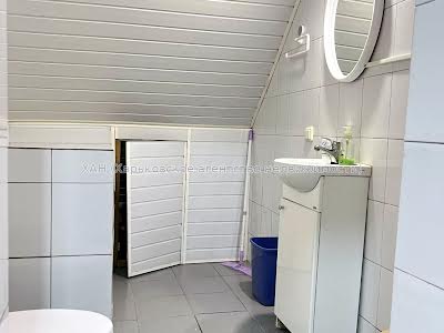 комерційна за адресою Потебні вул., 2