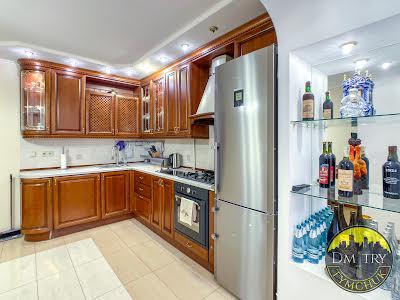 квартира по адресу с. Петропавловская борщаговка, Школьная ул., 27б
