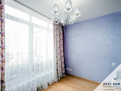 квартира за адресою Академіка Єфремова вул. (Командарма Уборевича), 8а