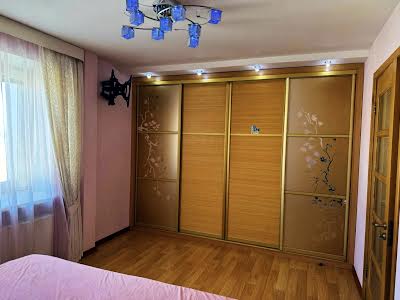 квартира по адресу Авиаконструктора Антонова ул., 8