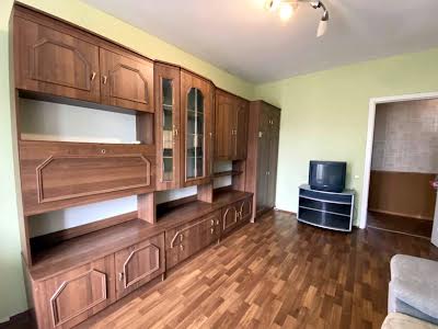 квартира за адресою Космонавтів вул., 34
