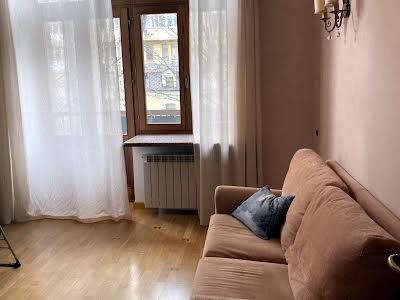 квартира по адресу Андреевский спуск, 2