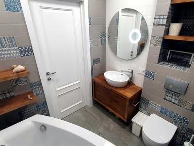 квартира за адресою Київ, Регенераторна вул., 4