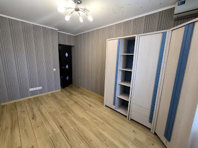 квартира за адресою Стадіонна вул., 13