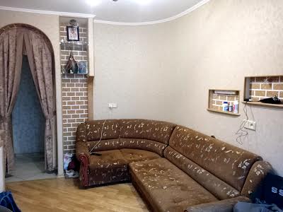 квартира за адресою Леоніда Первомайського вул., 7-А