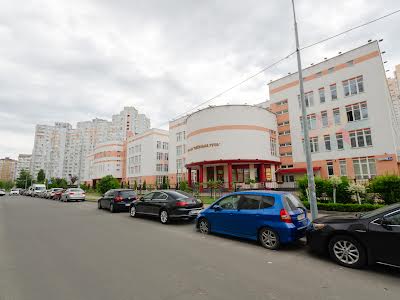 квартира по адресу Миколы Бажана просп., 12