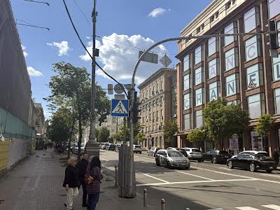 комерційна за адресою Богдана Хмельницького вул., 3