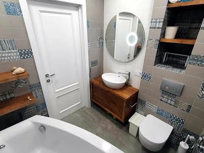 квартира за адресою Регенераторна вул., 4