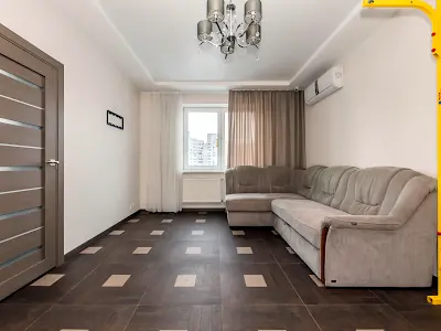 квартира за адресою Драгоманова вул., 25