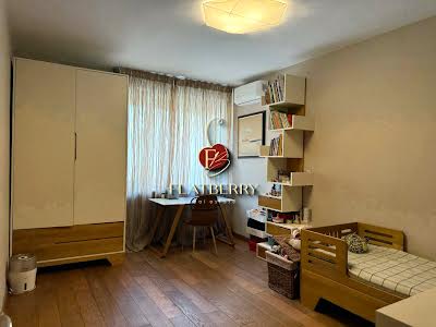 квартира за адресою Межигірська вул., 28