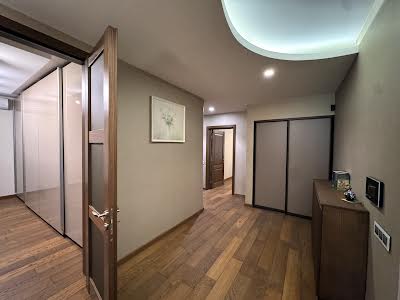 квартира за адресою Межигірська вул., 28