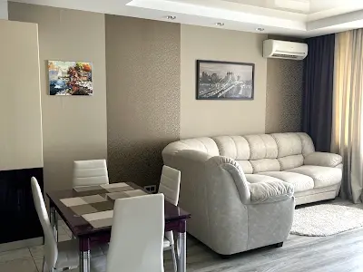 квартира за адресою Ревуцького вул., 9