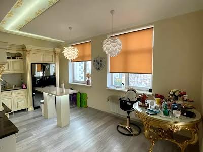 квартира за адресою Євгена Коновальця вул. (Щорса), 44а