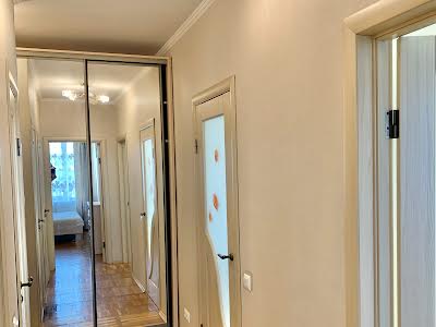 квартира за адресою Лаврська вул. (Січневого Повстання), 4-Б