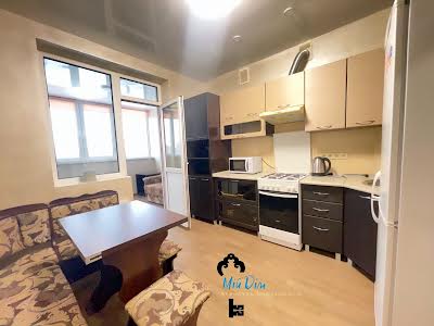 квартира за адресою Боголюбова вул., 33