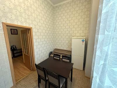 квартира за адресою Шовковична вул., 16-Б