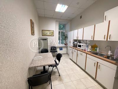 комерційна за адресою Панаса Мирного вул., 1