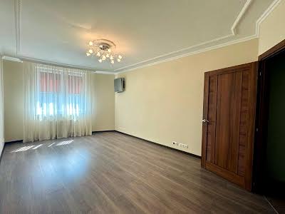 квартира за адресою Раїси Окіпної вул., 10