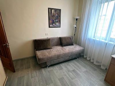 квартира за адресою Анни Ахматової вул., 16-Г