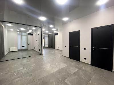 комерційна за адресою Київ, Жилянська вул., 68