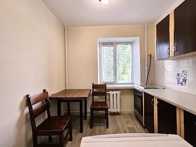 квартира по адресу Строителей ул., 8