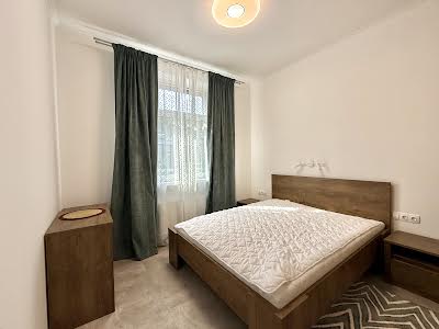 квартира за адресою Дегтярна вул., 20