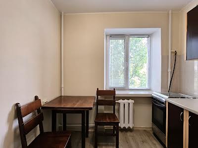 квартира по адресу Строителей ул., 8