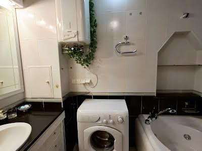 квартира по адресу Леси Украинки бульв., 21