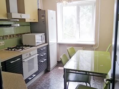квартира за адресою Верховинна вул., 82
