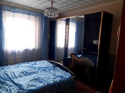 квартира за адресою Анни Ахматової вул., 15