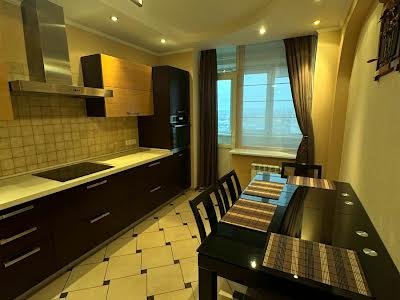 квартира за адресою Дніпровська набережна вул., 26