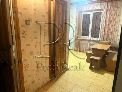 квартира за адресою Срібнокільська вул., 8