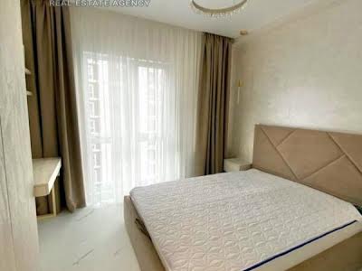 квартира за адресою Михайла Максимовича вул. (Онуфрія Трутенка), 28-Б
