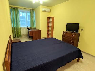 квартира за адресою Патріарха Мстислава Скрипника вул., 48-А