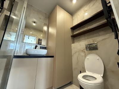 квартира за адресою Салютна вул., 2к18