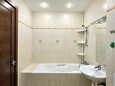 квартира за адресою Панаса Мирного вул., 8