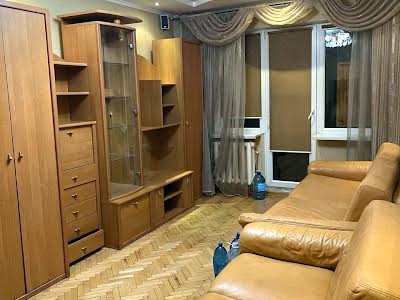 квартира за адресою Любомира Гузара просп. (Космонавта Комарова), 22