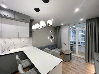 квартира за адресою Салютна вул., 2е